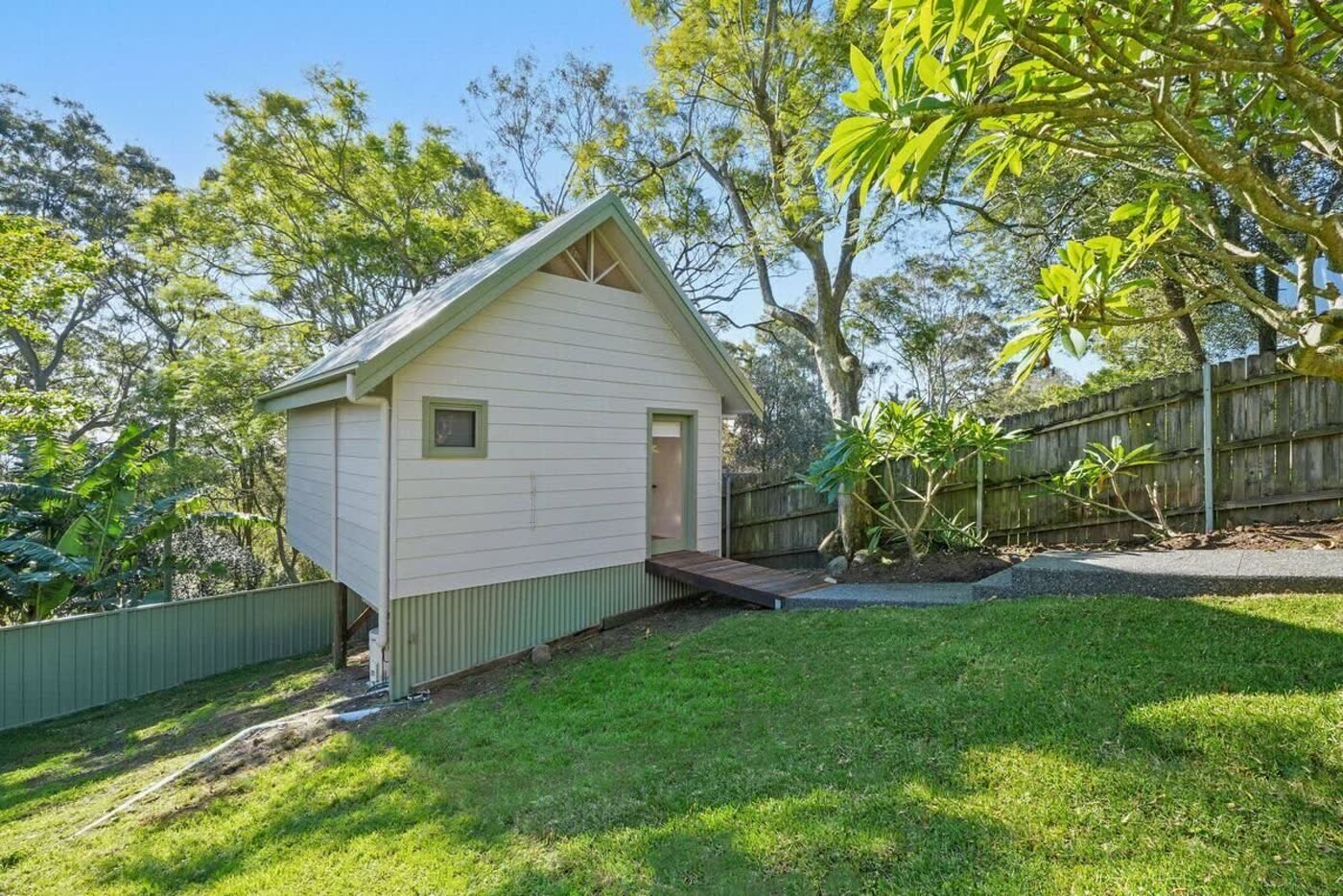 Self-contained garden studio nestled in bushland at the rear of 58 Grandview Road
